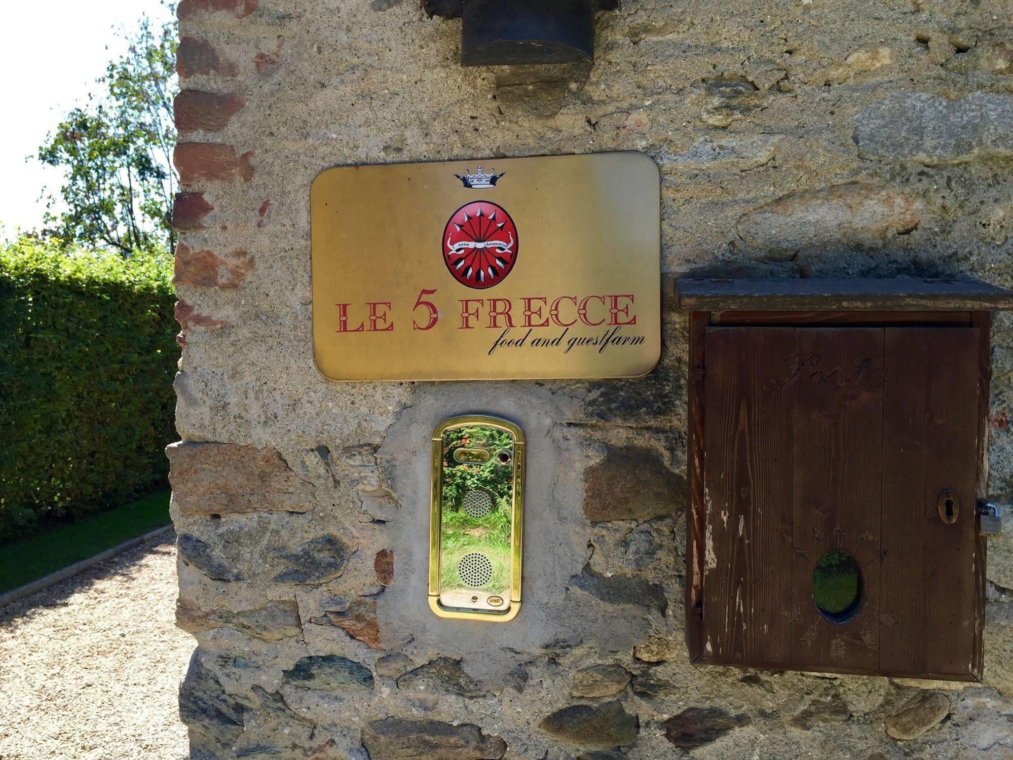 Le 5 Frecce Villa Cavour Bagian luar foto